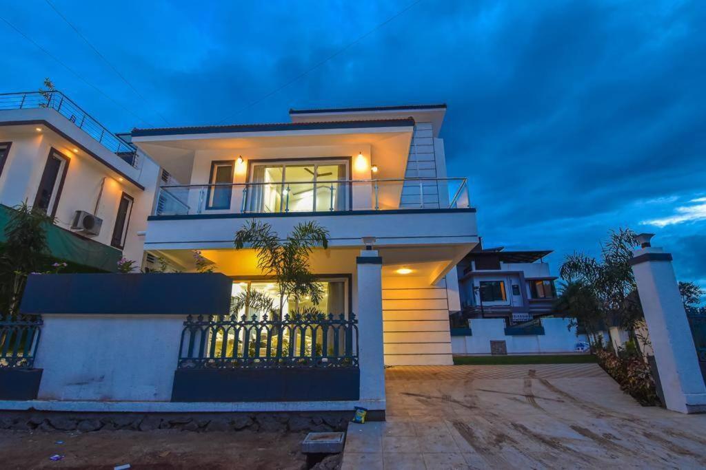 Royal Paradise Villa Lonavala Exterior foto