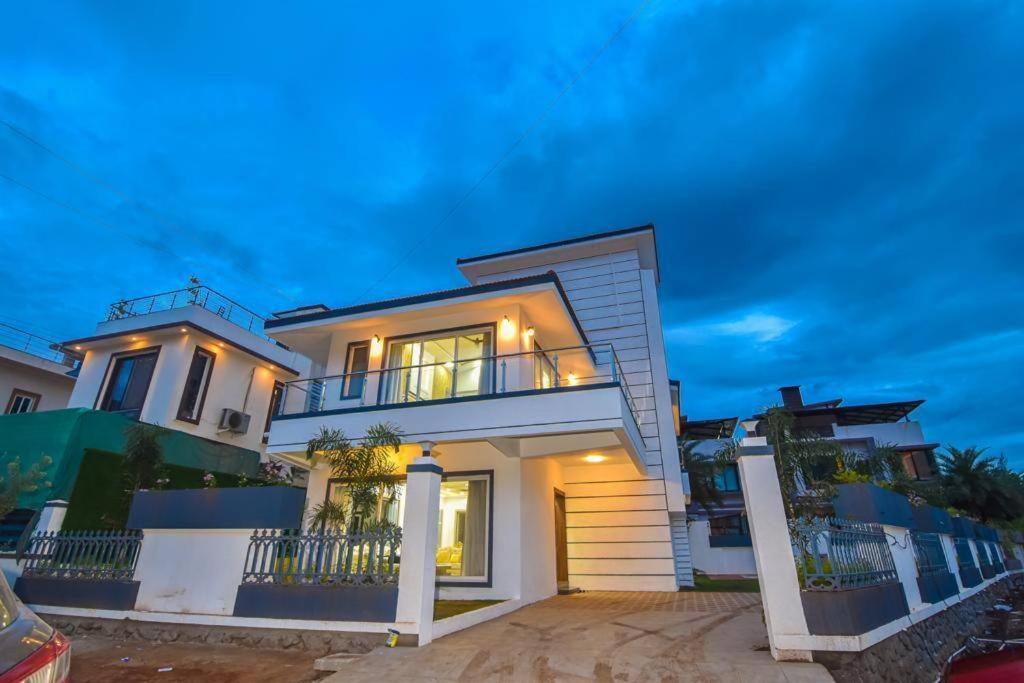 Royal Paradise Villa Lonavala Exterior foto